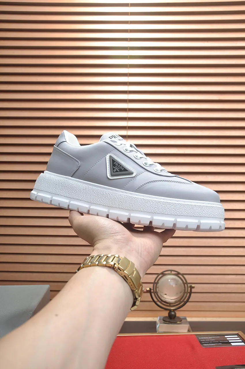 Men's shoes 💰580💶 [PRADA] Top original items, new seasonal styles, high-quality original items, top-grade high-mercerized cowhide combined with original breathable fabric + imported glue, imported stretch fabric inside with original cowhide feet, original thick outsole! Quality guaranteed! Code 38-45 (45 customized)